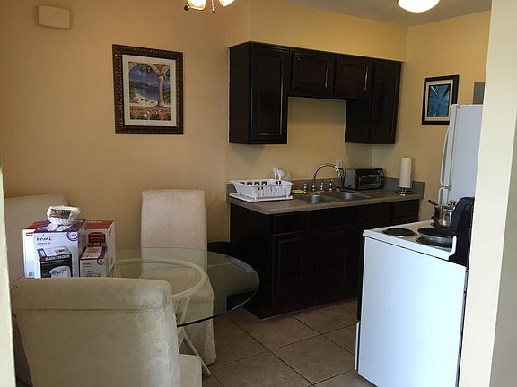 Kitchen/Dining area