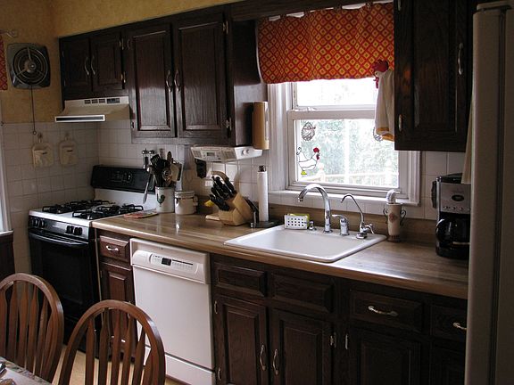 Eat In Kitchen