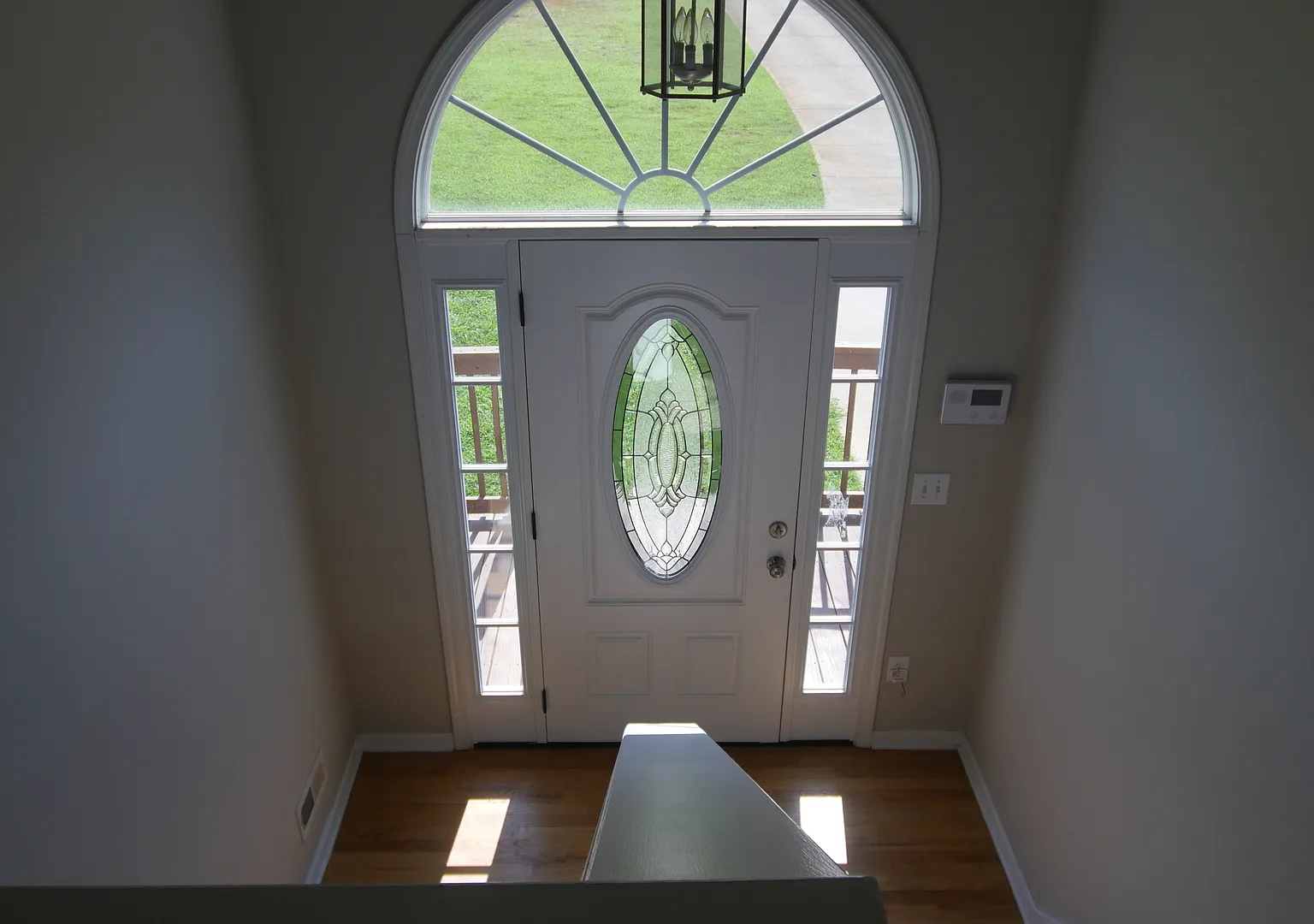 Amazing 4 bedroom 2 bath home — Photo 2