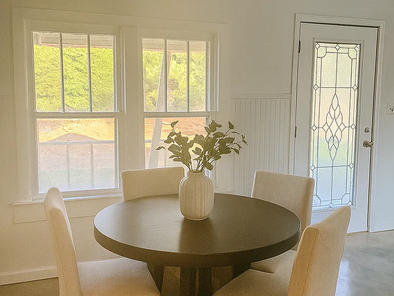 4305 Gladys Dr — Photo 11