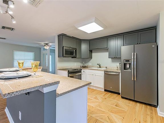 5th image of 212 Crystal Beach Ave