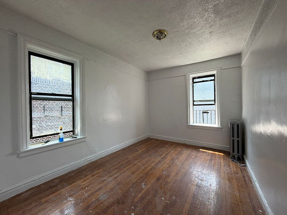 1st image of 2387 Morris Ave APT D4