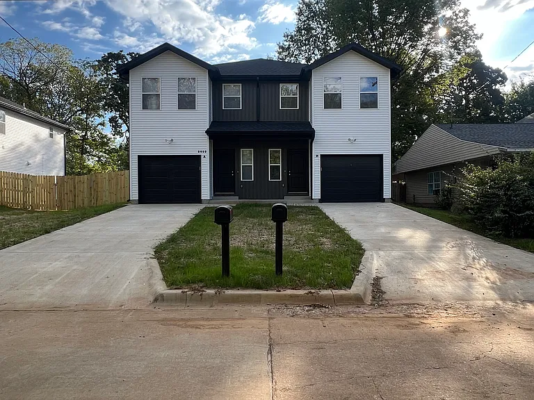 2022 N Weller Ave #B — Photo 1