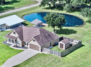 628 Cabana Trl, Angleton, TX 77515