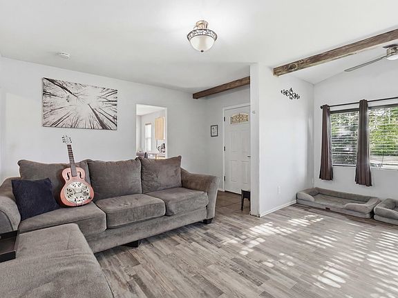 4th image of 2424 N Columbus St