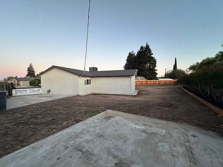 13000 Lorenzo Ct — Photo 48