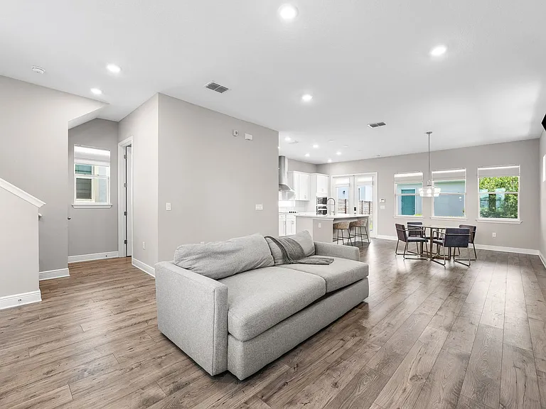 10129 Pearson Ave — Photo 12