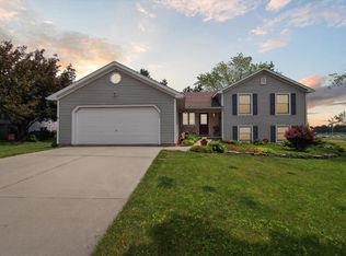 623 Devonshire Rd, Stoughton, WI 53589