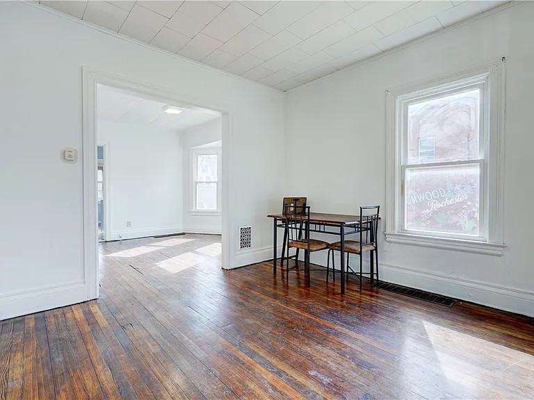 459 Parsells Ave — Photo 8