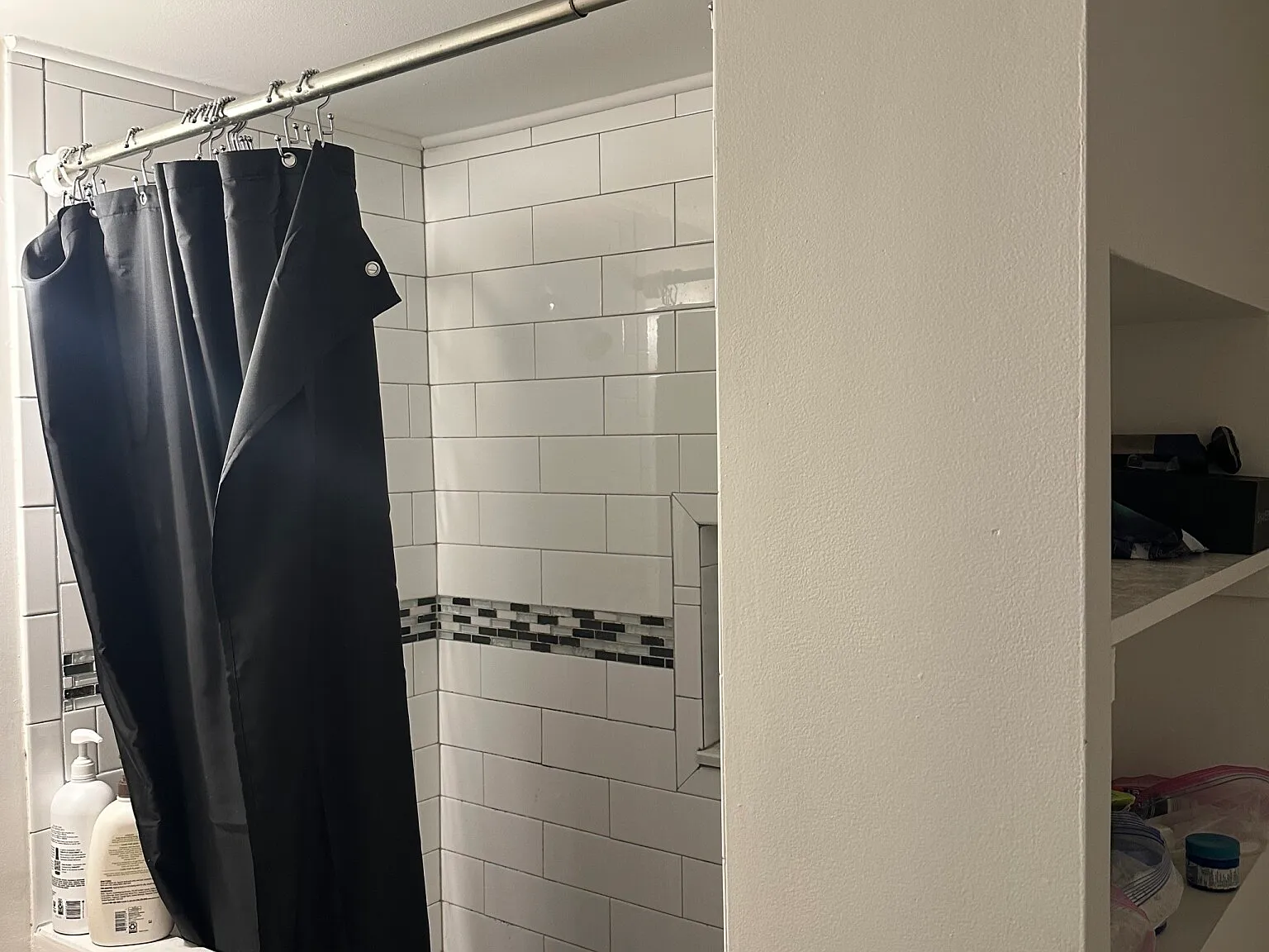 2 bed, 1.0 bath, $3,200 — Photo 3