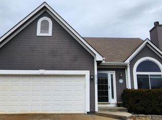 4713 NW Creek Side Ln, Blue Springs, MO 64015