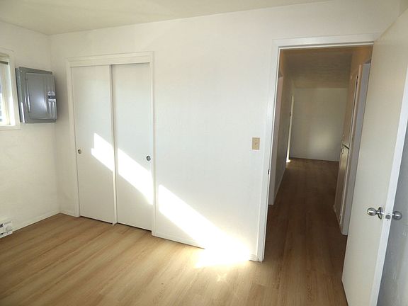 4th image of 721-759 Hawthorne Ave NE #733