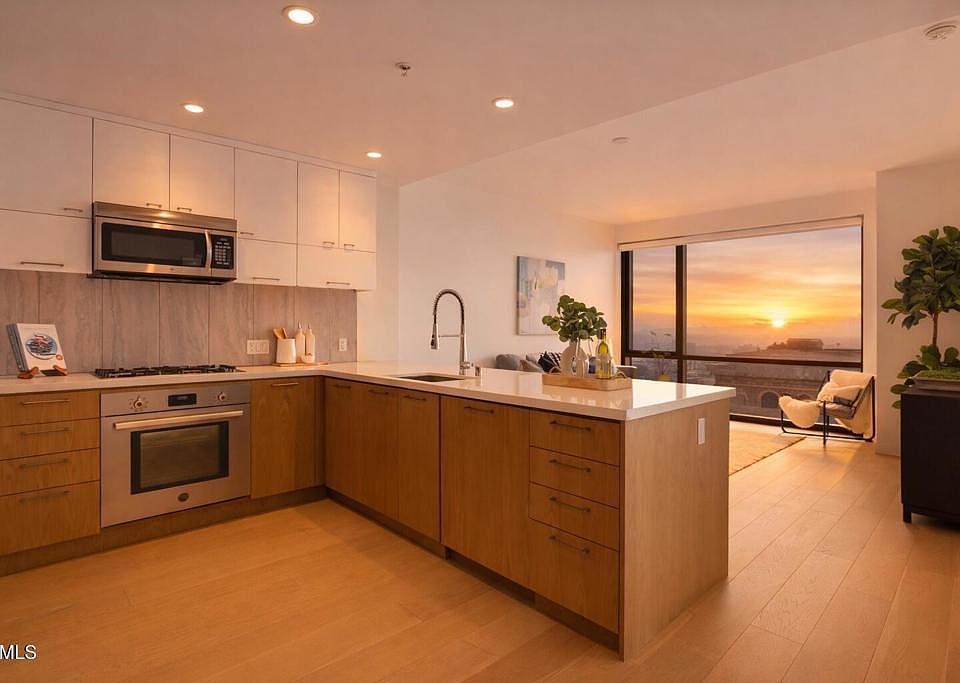 1st image of 400 S Broadway Ave APT 1801