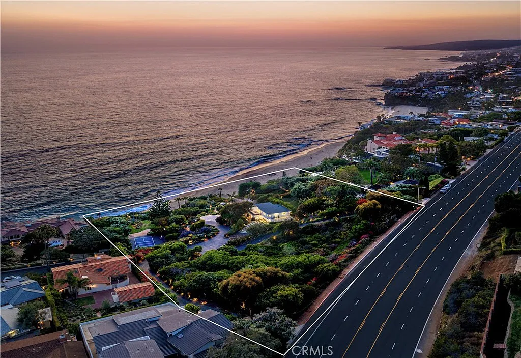 10 bed, 7.5 bath, 4900 sqft, $100,000 — Photo 1