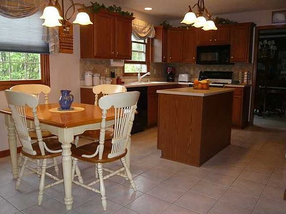 4th image of 404 Auburn Dr