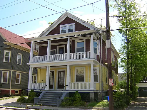 115 4th St #2 Photo 1