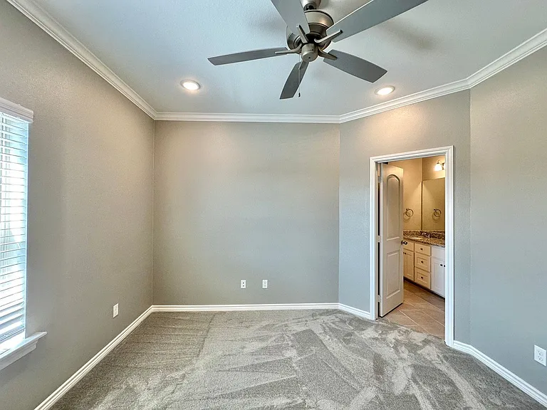 3 Bedroom 2.5 Bathroom Townhomes At Villa Rosa! Now Offering 1/2 Off First Full Months Rent! — Photo 23