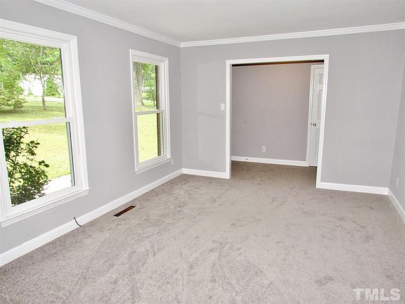 5th image of 2620 Barwick Dr