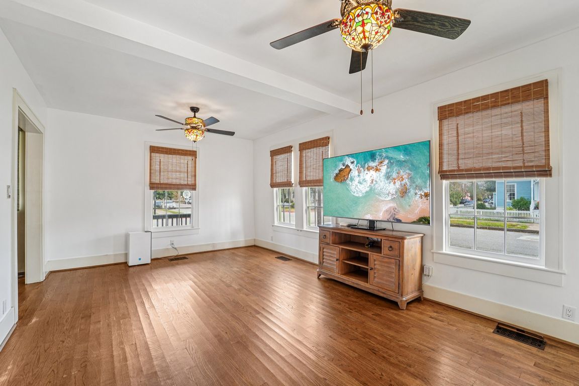 next background image