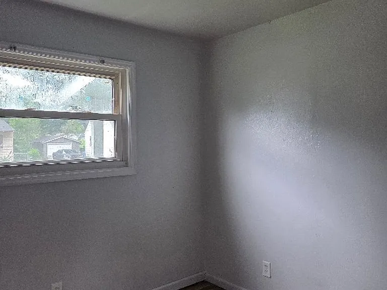 1225 Scott Ave — Photo 5