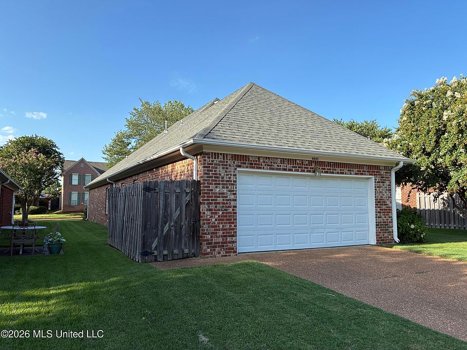 2nd image of 4845 Stone Cross Dr