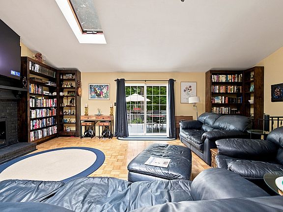4th image of 60 Brickett St