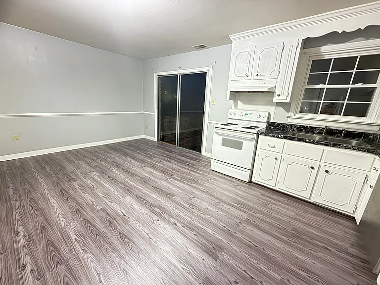 2105 Lauderdale Dr — Photo 8