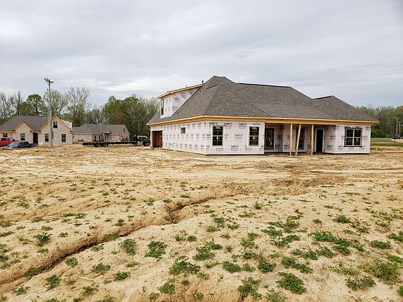 4th image of 304 Rocky Creek Dr