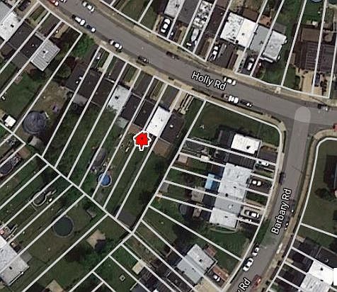 2nd image of 3136 Holly Rd