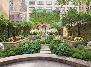 313 W 102nd St, New York, NY 10025