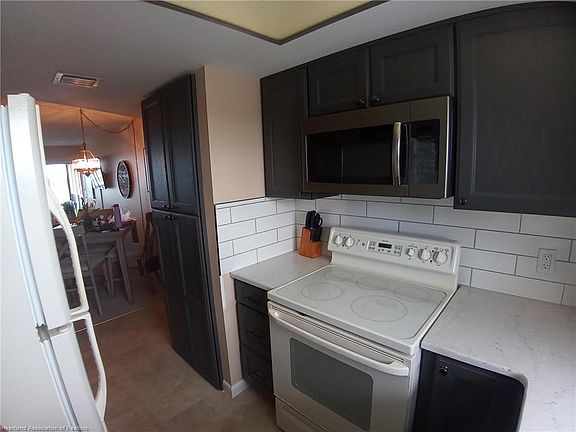 5th image of 117 Country Club Dr Unit 501