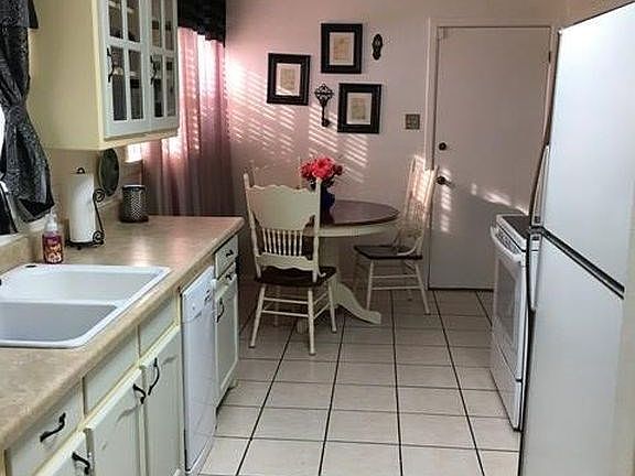5th image of 1717 Beverly St