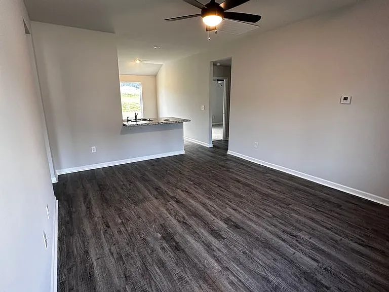 884 Camden Loop — Photo 5