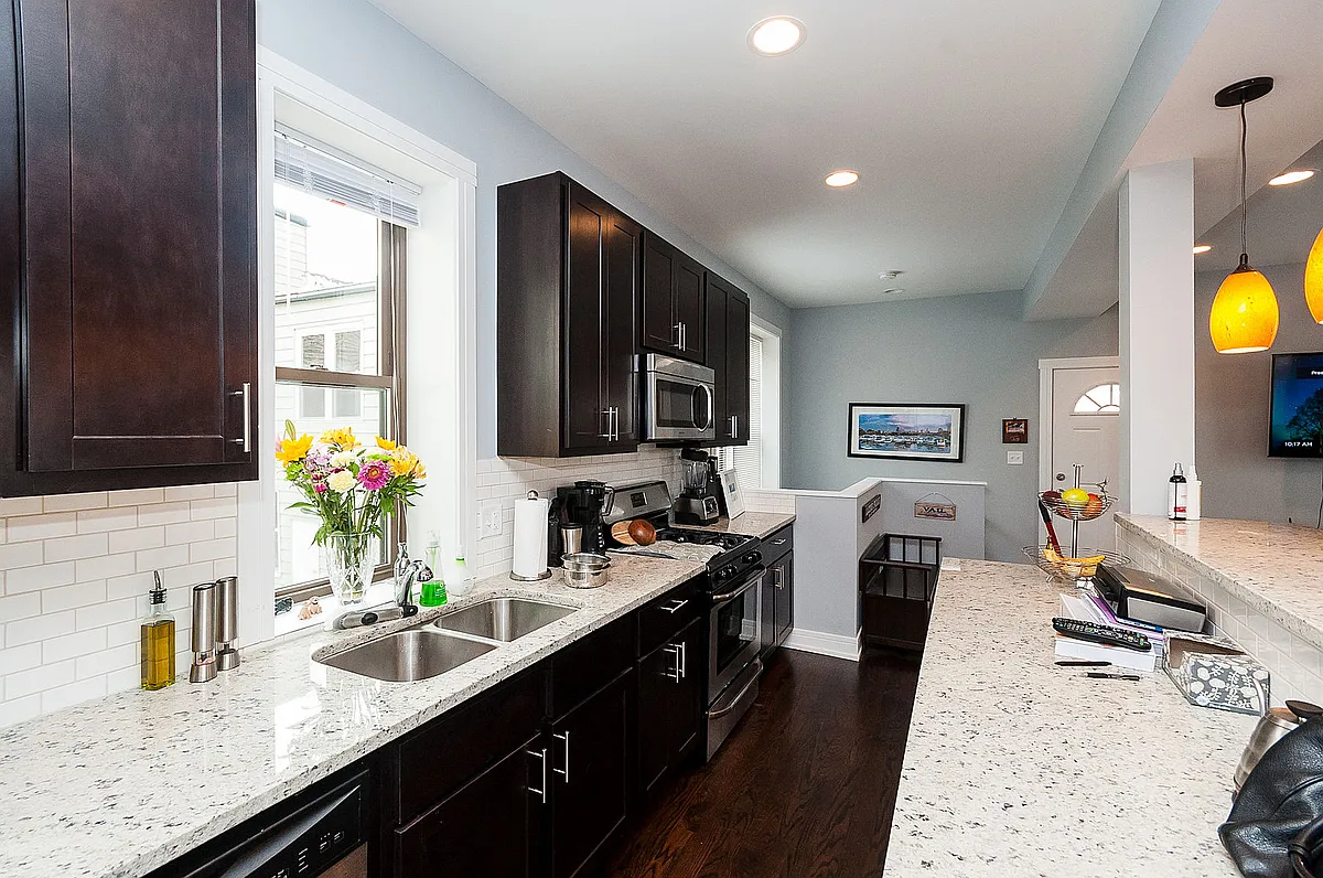 Building Photo - 2225 W Rice St #1R
