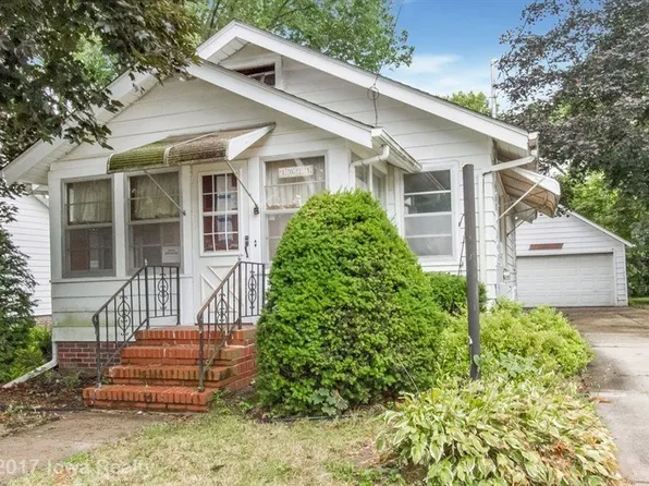 1021 N 4th Ave E, Newton, IA 50208