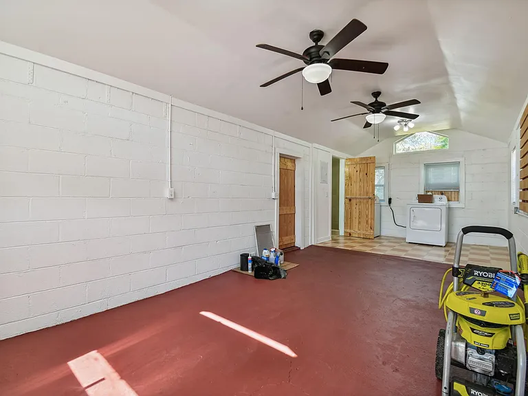 208 Union St — Photo 28