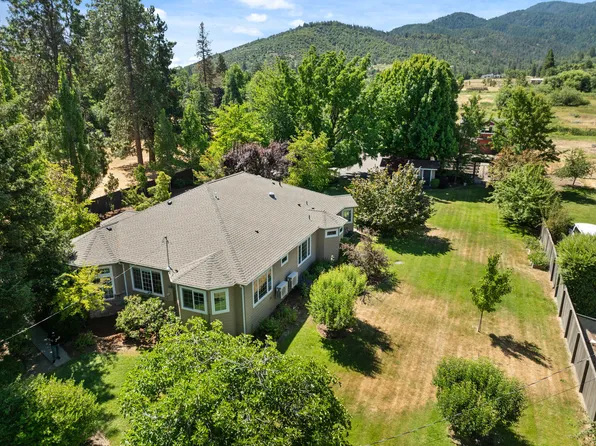 2570 Siskiyou Blvd, Ashland, OR 97520