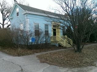 105 S 3rd St, Fairfield, IA 52556