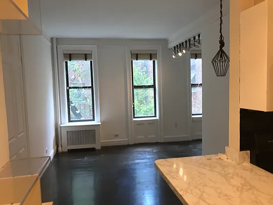 Rented by Triumph Property Group | media 9