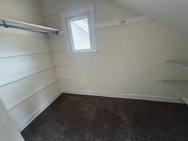 1013 Delta Ave — Photo 16