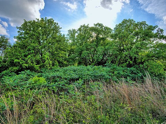 4th image of Lake Valley Rd
