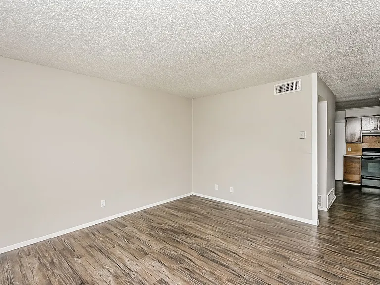 3801-3807 Coates Cir — Photo 4