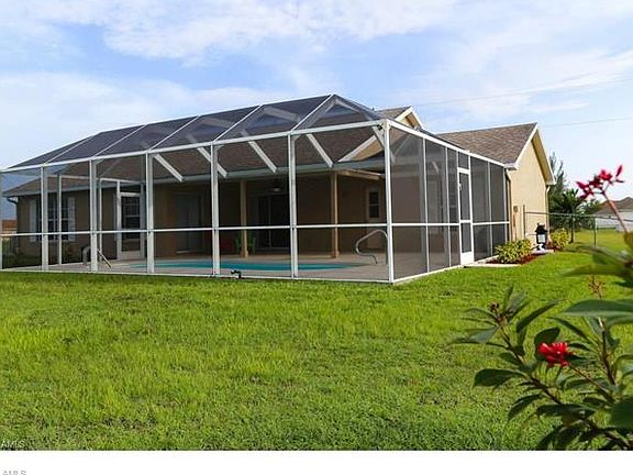 5th image of 211 NW 23rd Ter