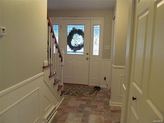 4th image of 176 Zoerb Ave