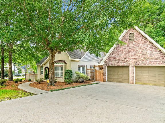 3rd image of 11 Knollwood Ln