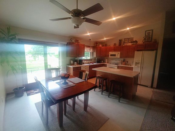 Kitchen dinning area