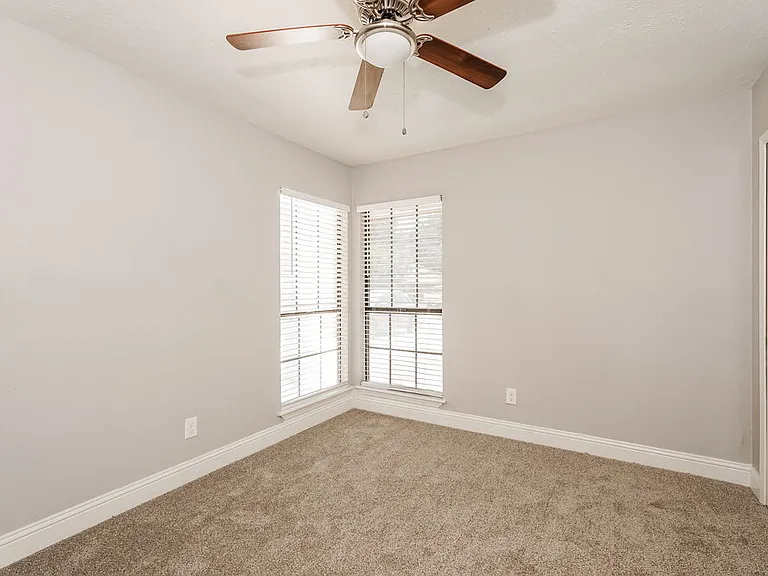 2303 Villanova St — Photo 12