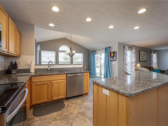 4th image of 5371 Grovewood Ln