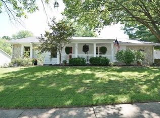 372 Greenmore Dr, Ballwin, MO