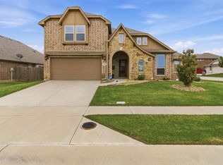 8100 Canyon Dr, Aubrey, TX 76227